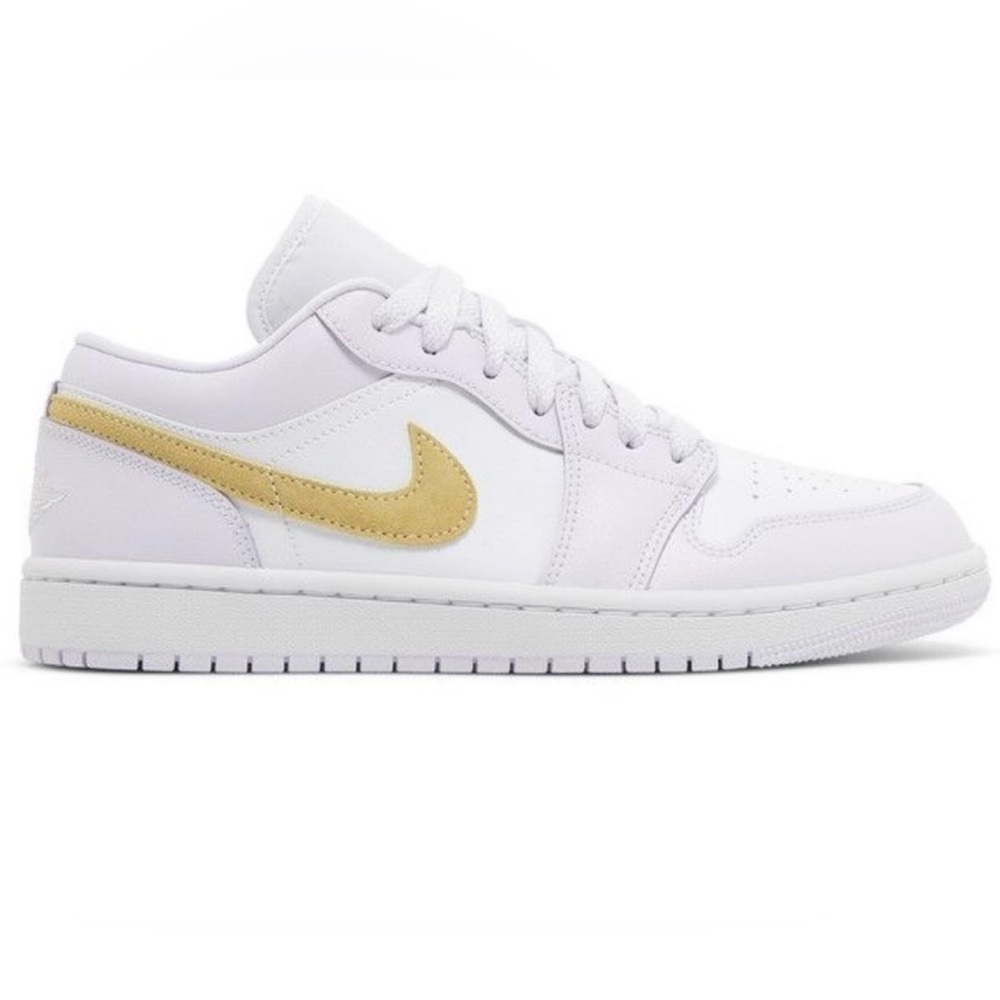 Air Jordan 1 Low Barely Grape Women’s Size 9 White/lavender/gold